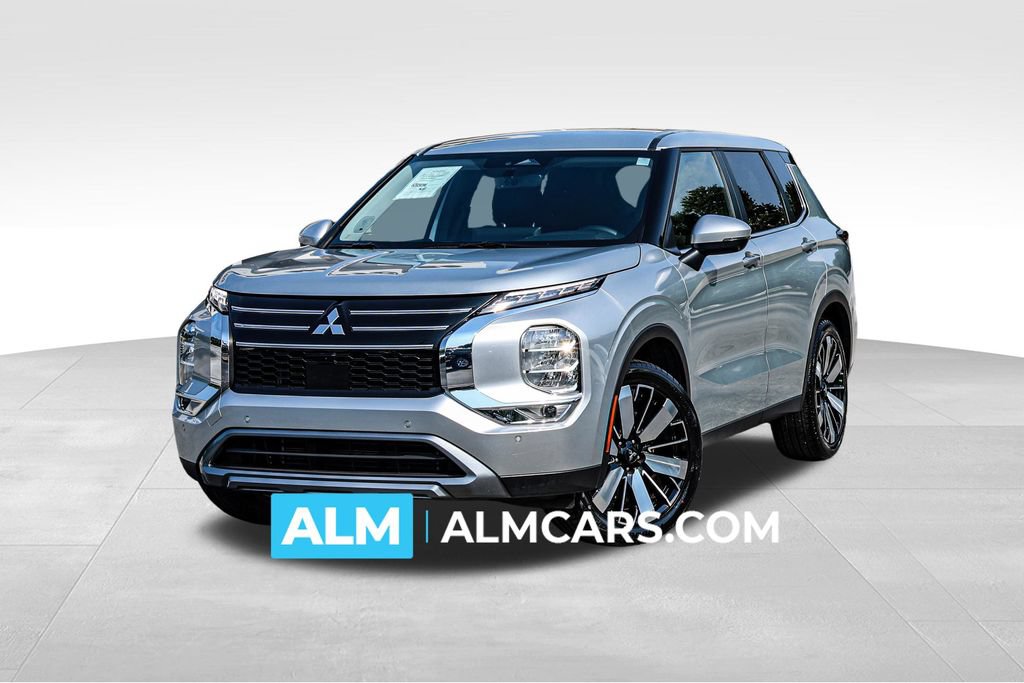 Used 2025 Mitsubishi Outlander SE