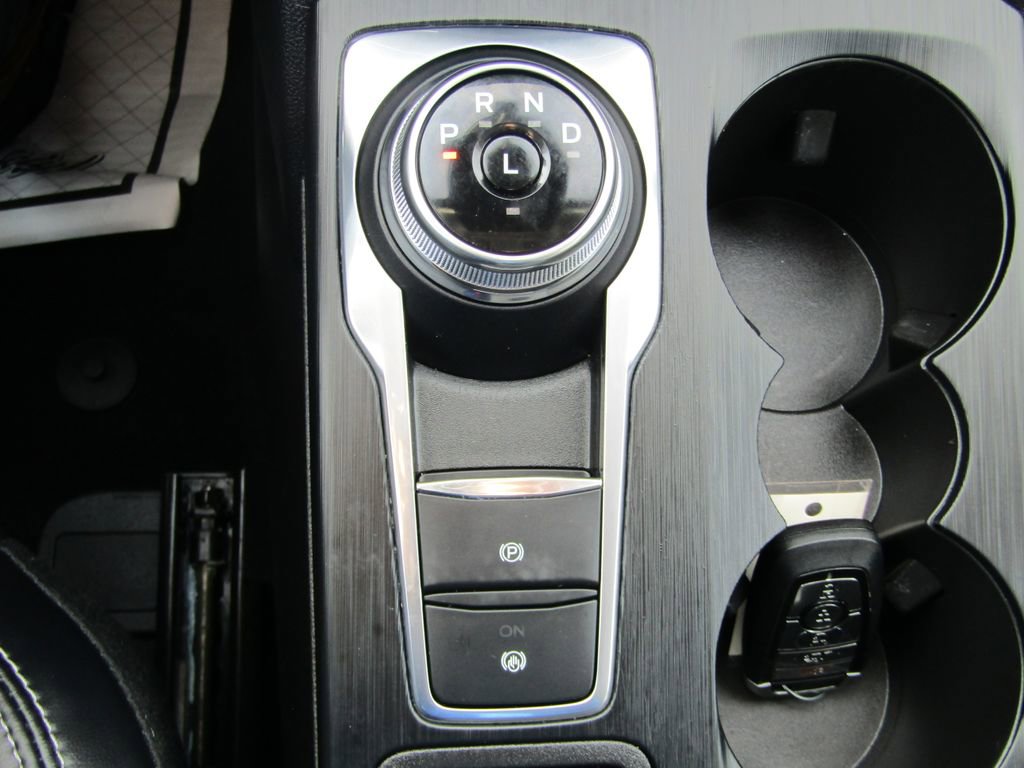 Used 2025 Ford Escape Platinum w/ Class II Trailer Tow Package image 32