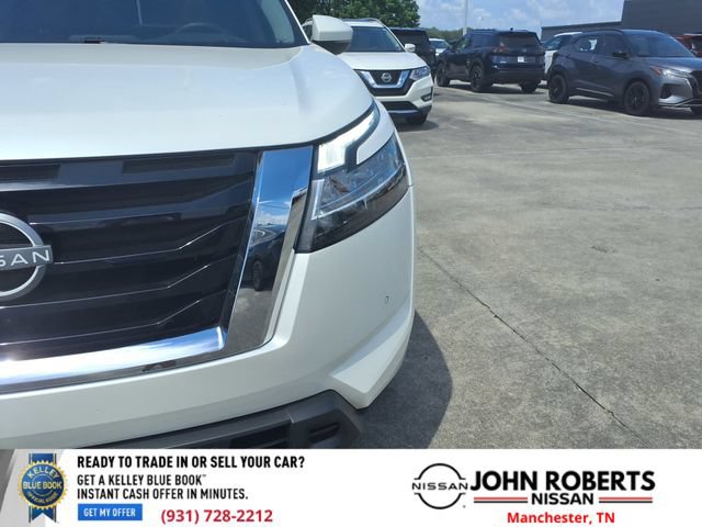 Used 2024 Nissan Pathfinder Platinum w/ Cargo Package AWD/4WD image 15