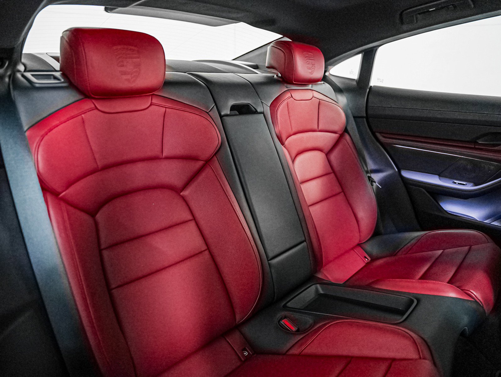 Used 2021 Porsche Taycan 4S image 6