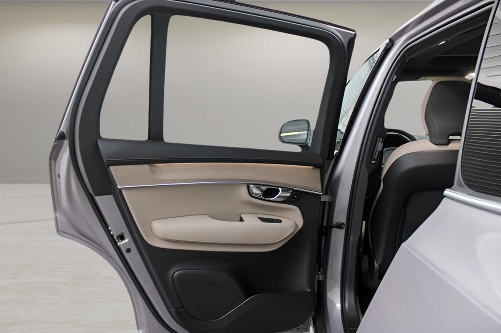 New 2026 Volvo XC90 B6 Plus w/ Protection Package Premier AWD/4WD image 30