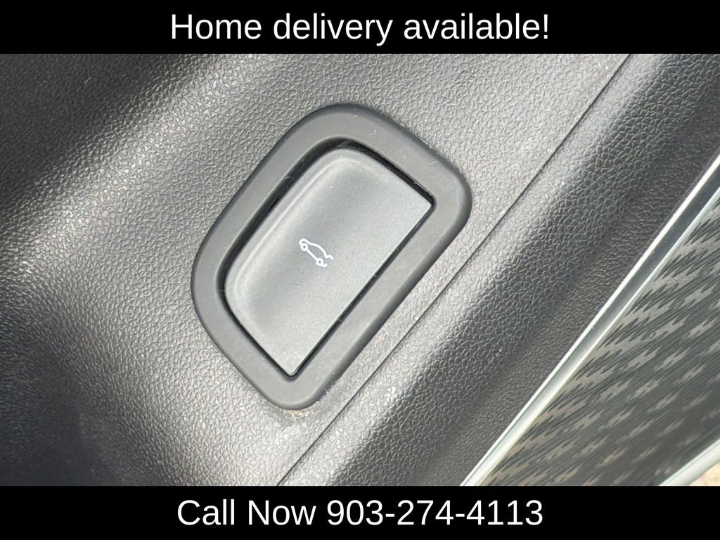 Used 2025 Buick Enclave Preferred AWD/4WD image 14