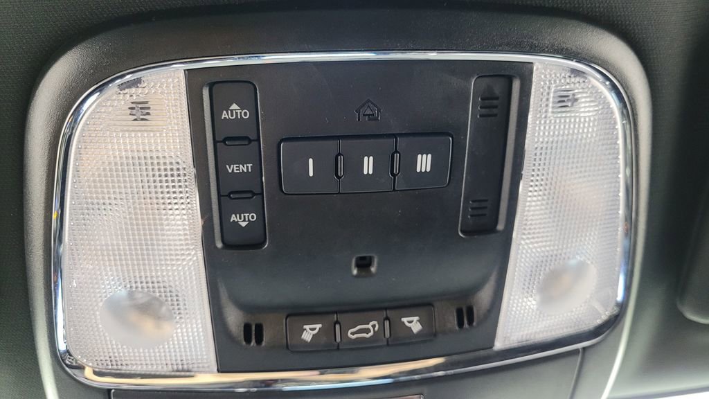 Used 2022 Jeep Grand Cherokee Laredo X image 32