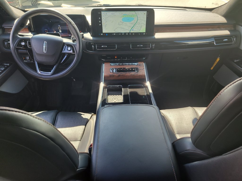 Certified 2025 Lincoln Aviator Black Label AWD/4WD image 14