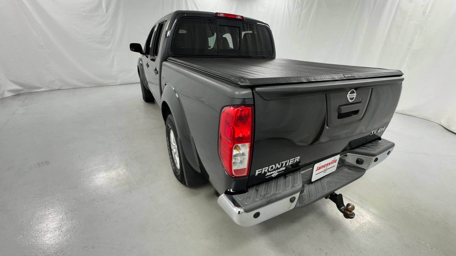 Used 2014 Nissan Frontier SV w/ SV Value Truck Package AWD/4WD image 5