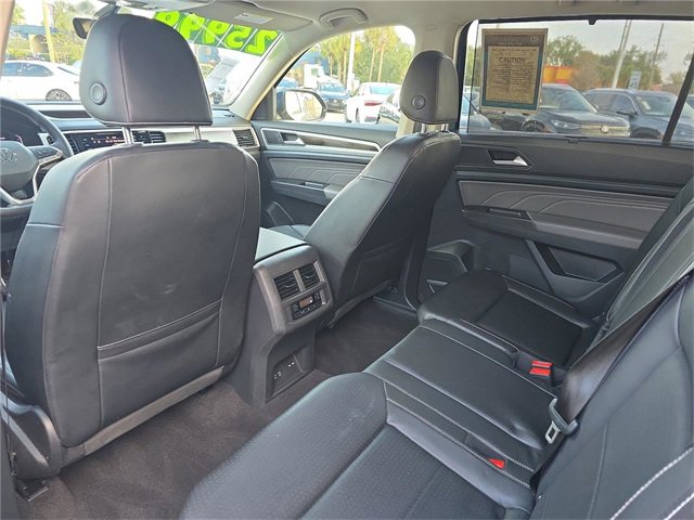 Used 2022 Volkswagen Atlas SE w/ Black Wheel Package image 11