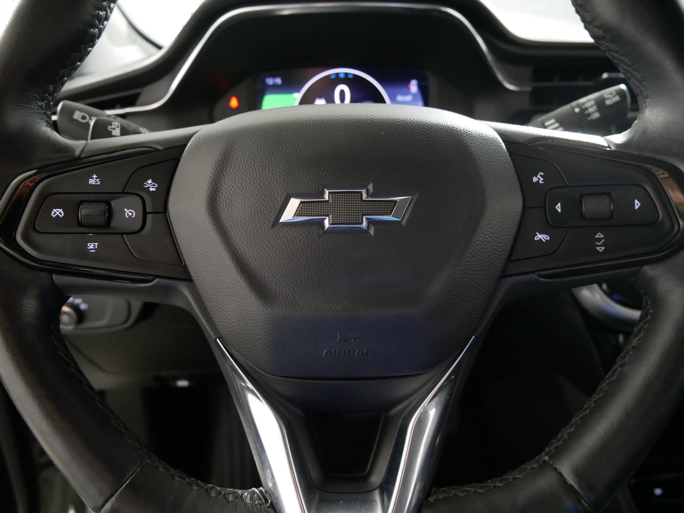 Used 2023 Chevrolet Bolt EUV LT w/ Convenience Package FWD image 25