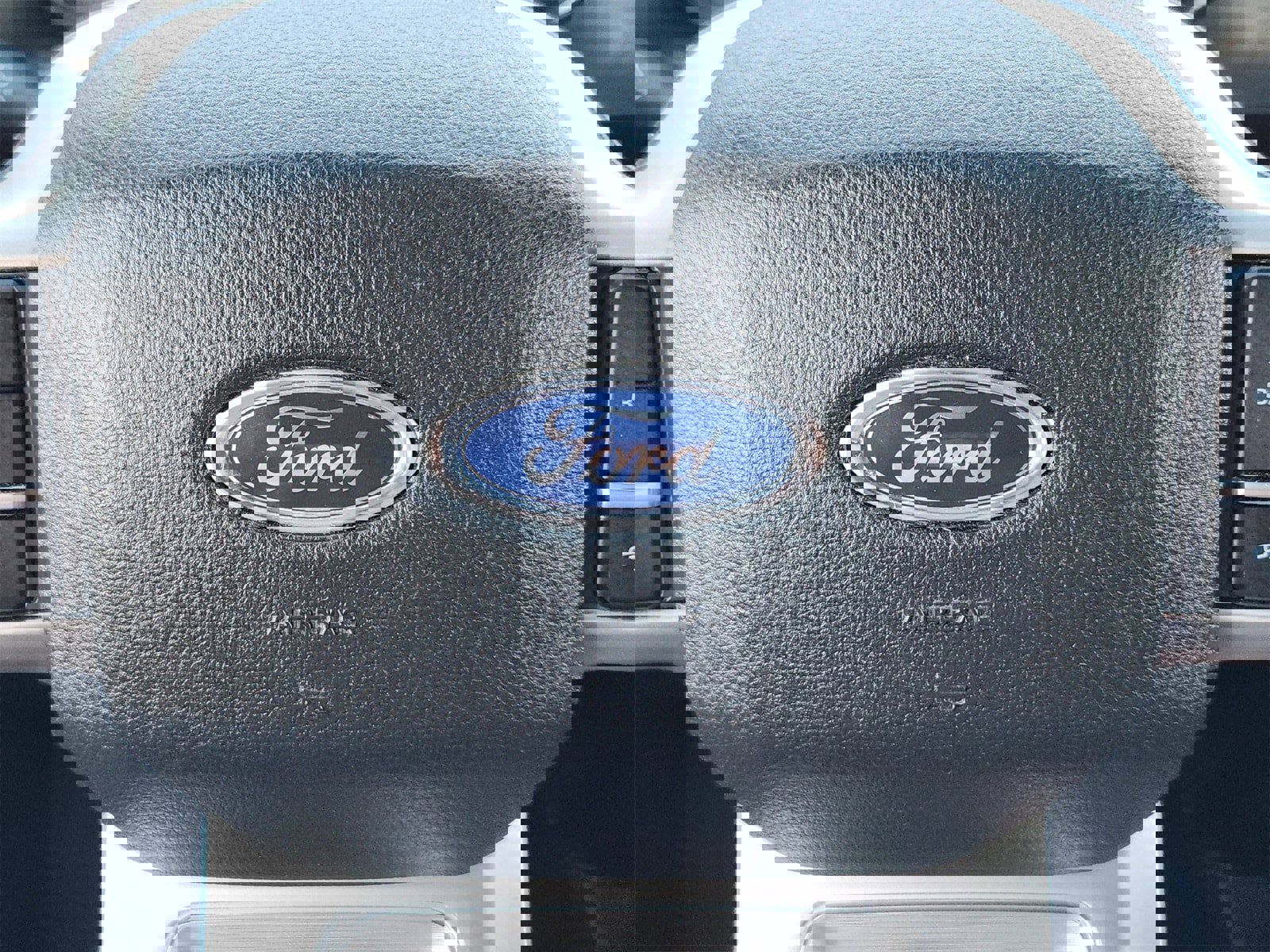 Used 2023 Ford Expedition Limited image 37