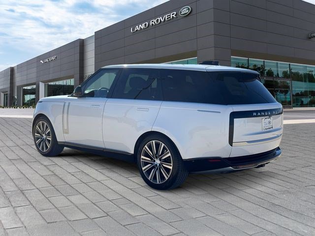 Used 2024 Land Rover Range Rover Autobiography AWD/4WD image 3