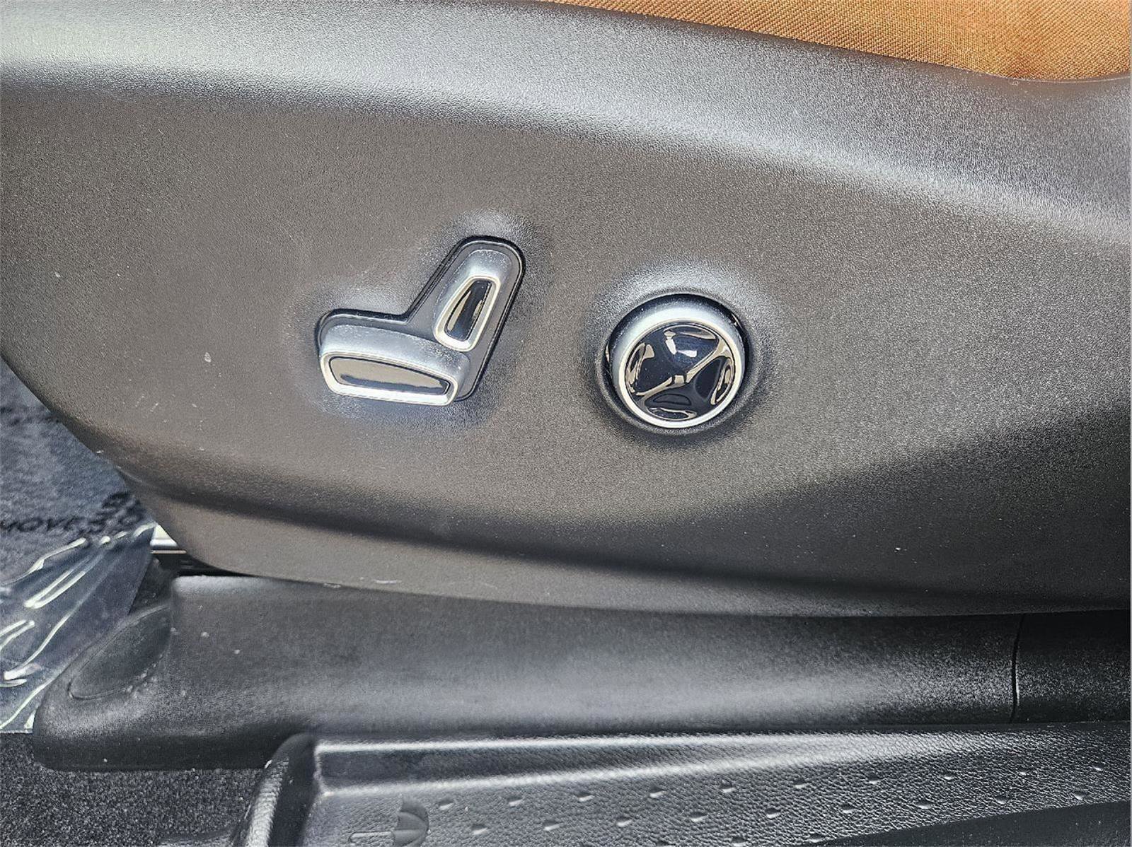 Used 2025 Chrysler Pacifica Pinnacle image 29