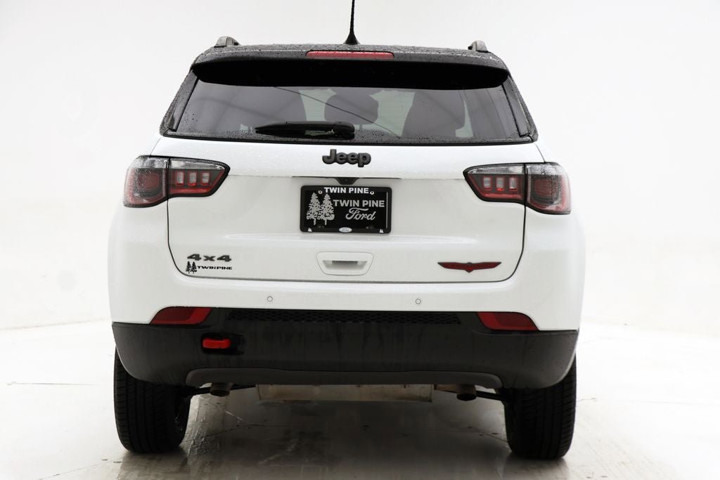 Used 2025 Jeep Compass Trailhawk AWD/4WD image 7