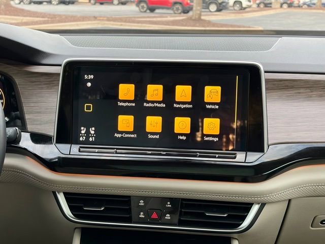 Used 2025 Volkswagen Atlas SEL Premium R-Line image 23