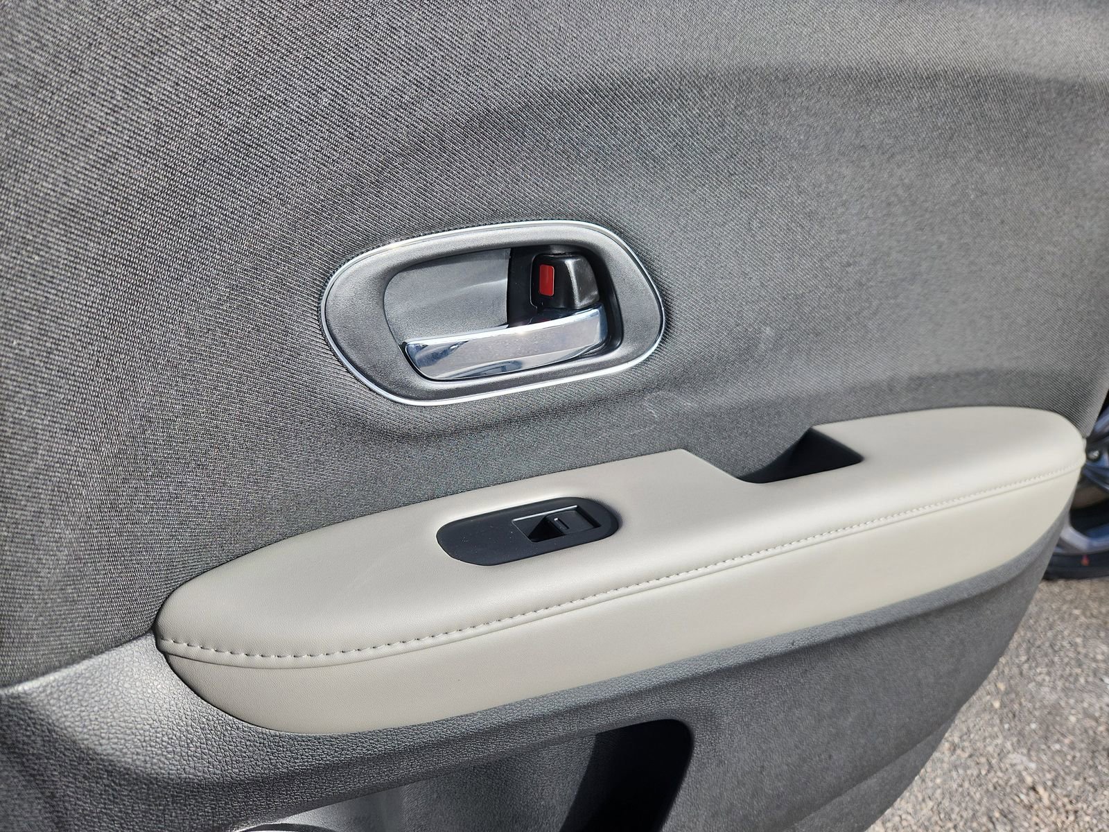 Used 2022 Honda HR-V EX image 15