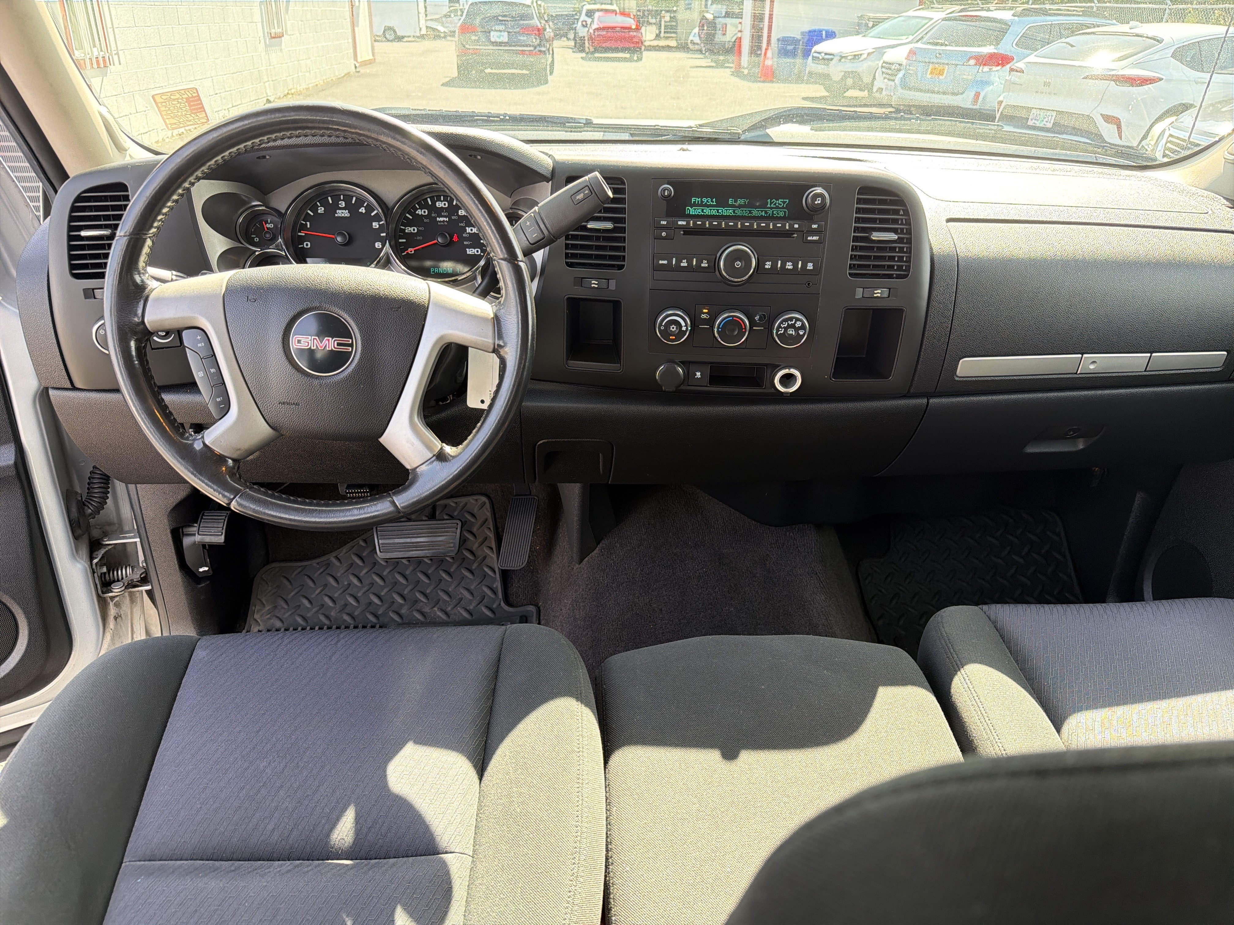 Used 2010 GMC Sierra 2500 SLE w/ Suspension Package, Off-Road RWD image 10