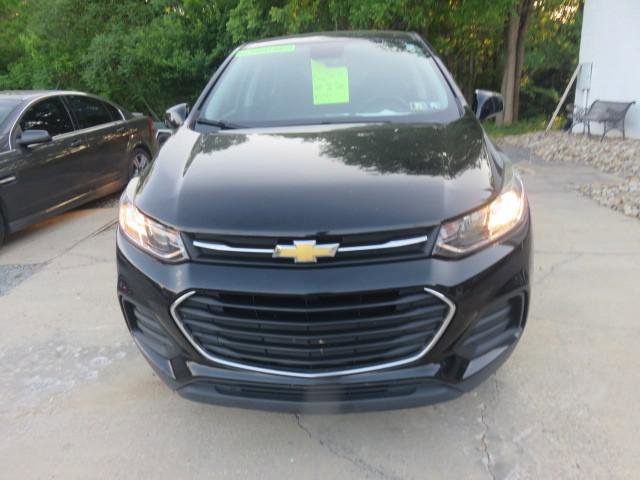 Used 2018 Chevrolet Trax LS w/ LPO, Protection Package AWD/4WD image 2
