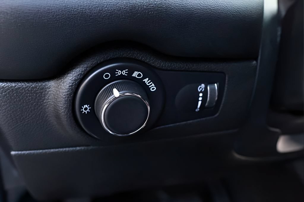 Used 2025 Dodge Durango R/T AWD/4WD image 34