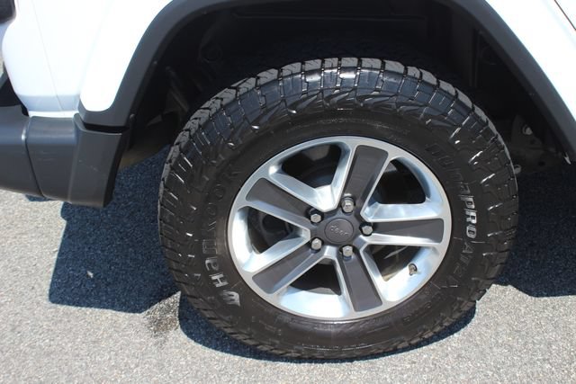 Used 2018 Jeep Wrangler Unlimited Sahara w/ Dual Top Group AWD/4WD image 70