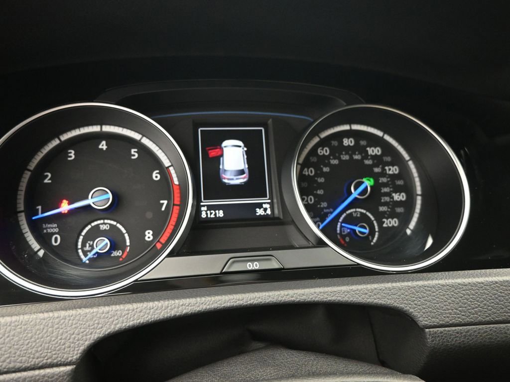 Used 2015 Volkswagen Golf R 4-Door image 14