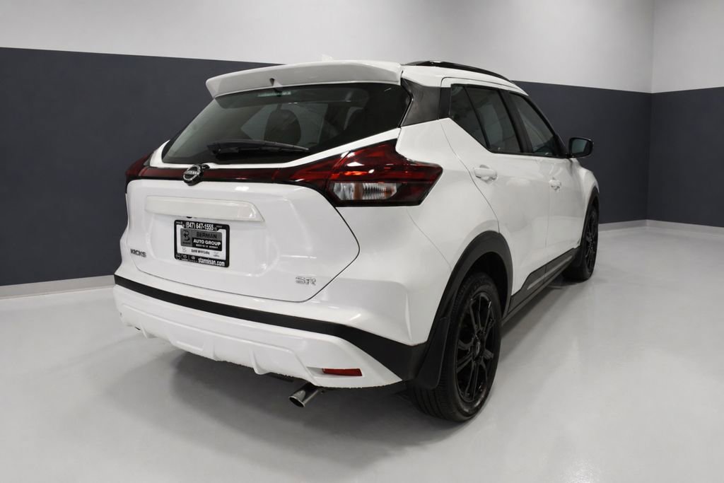 Certified 2022 Nissan Kicks SR w/ Interior Electronics Package FWD image 8