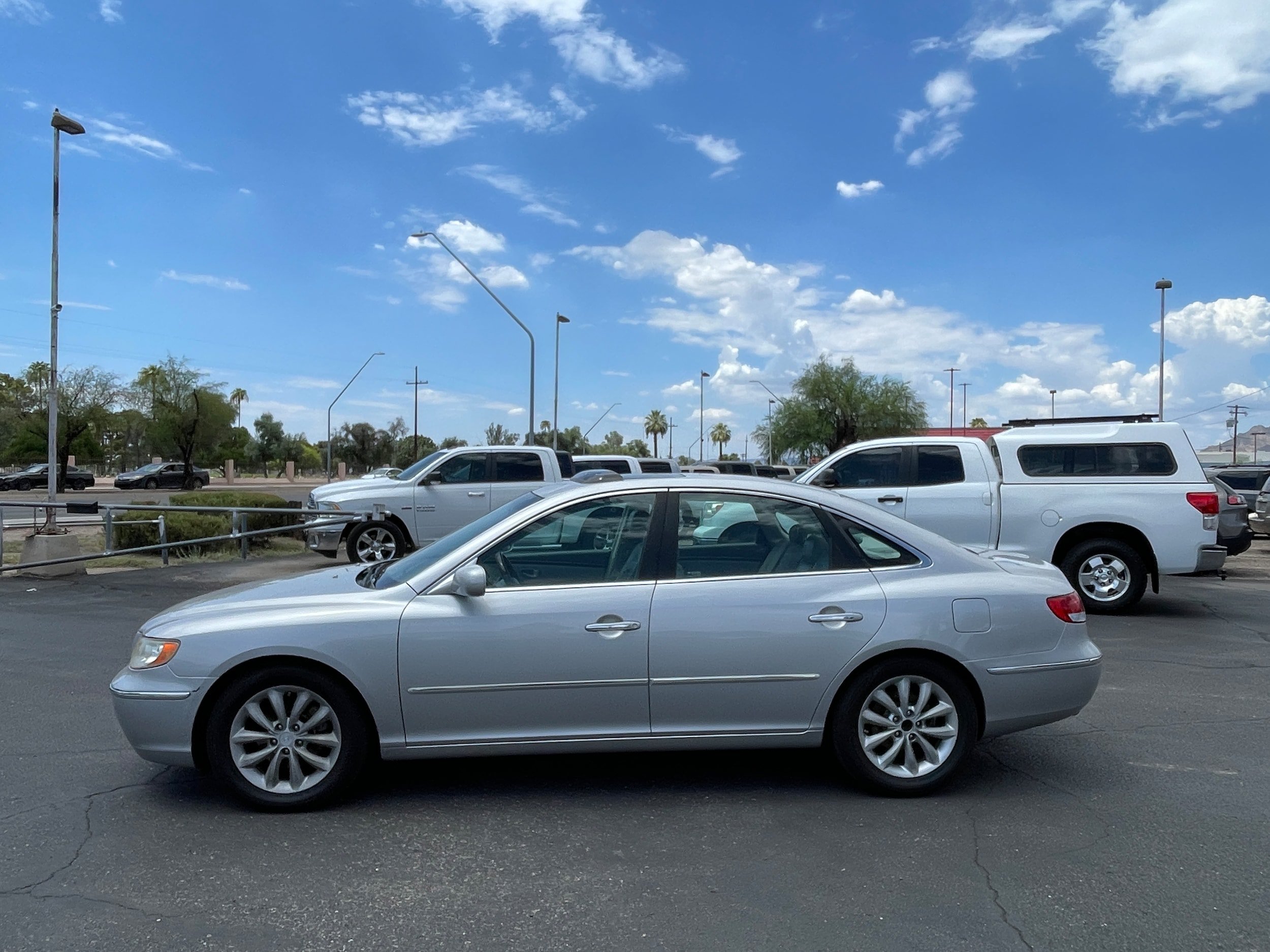 Used 2006 Hyundai Azera Limited FWD image 2