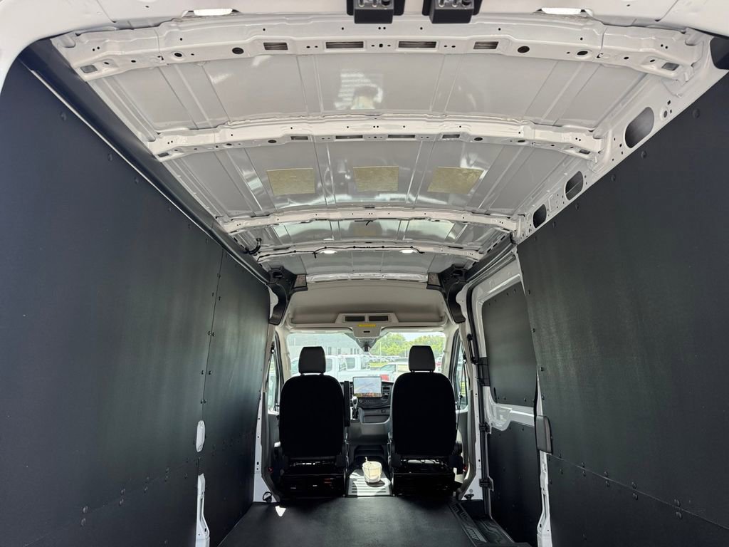 New 2026 Ford Transit 250 148 Medium Roof image 24