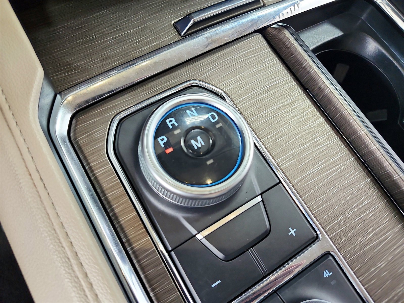 Used 2023 Ford Expedition Limited image 28