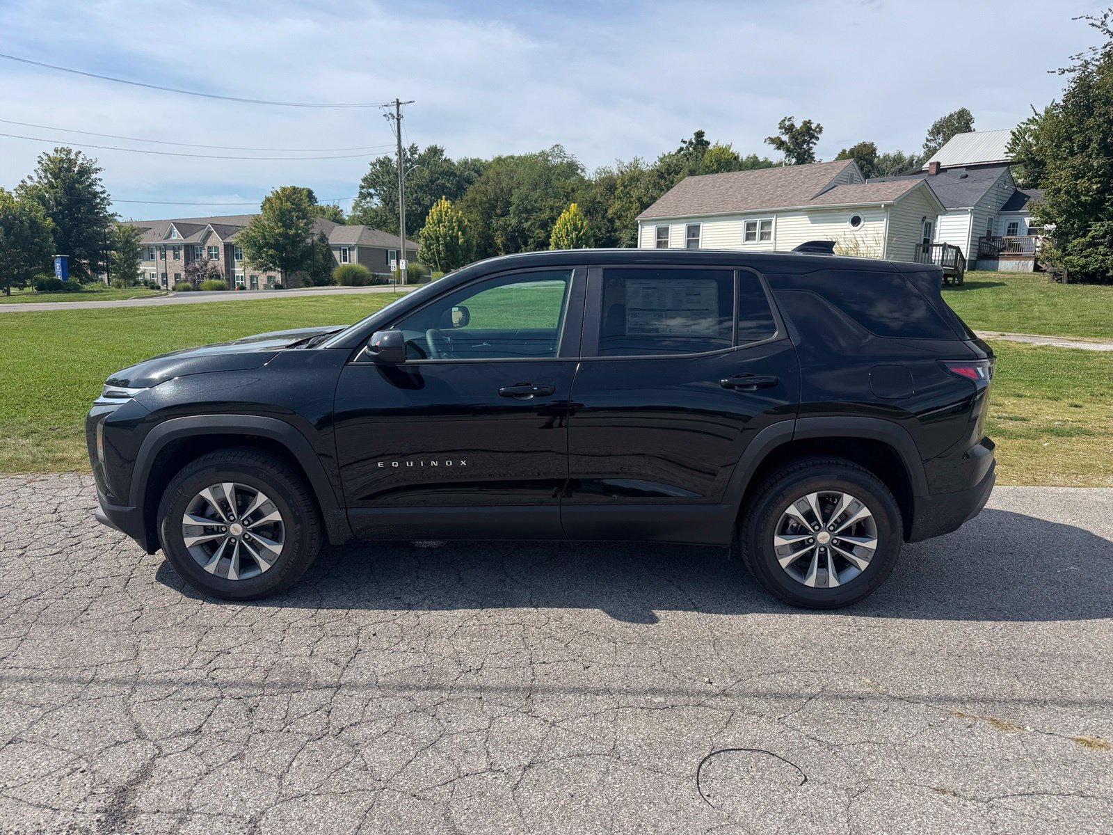 New 2027 Chevrolet Equinox LT AWD/4WD image 3
