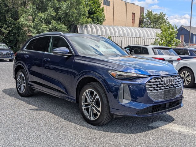 Certified 2025 Audi Q5 Premium w/ Convenience Package AWD/4WD image 3