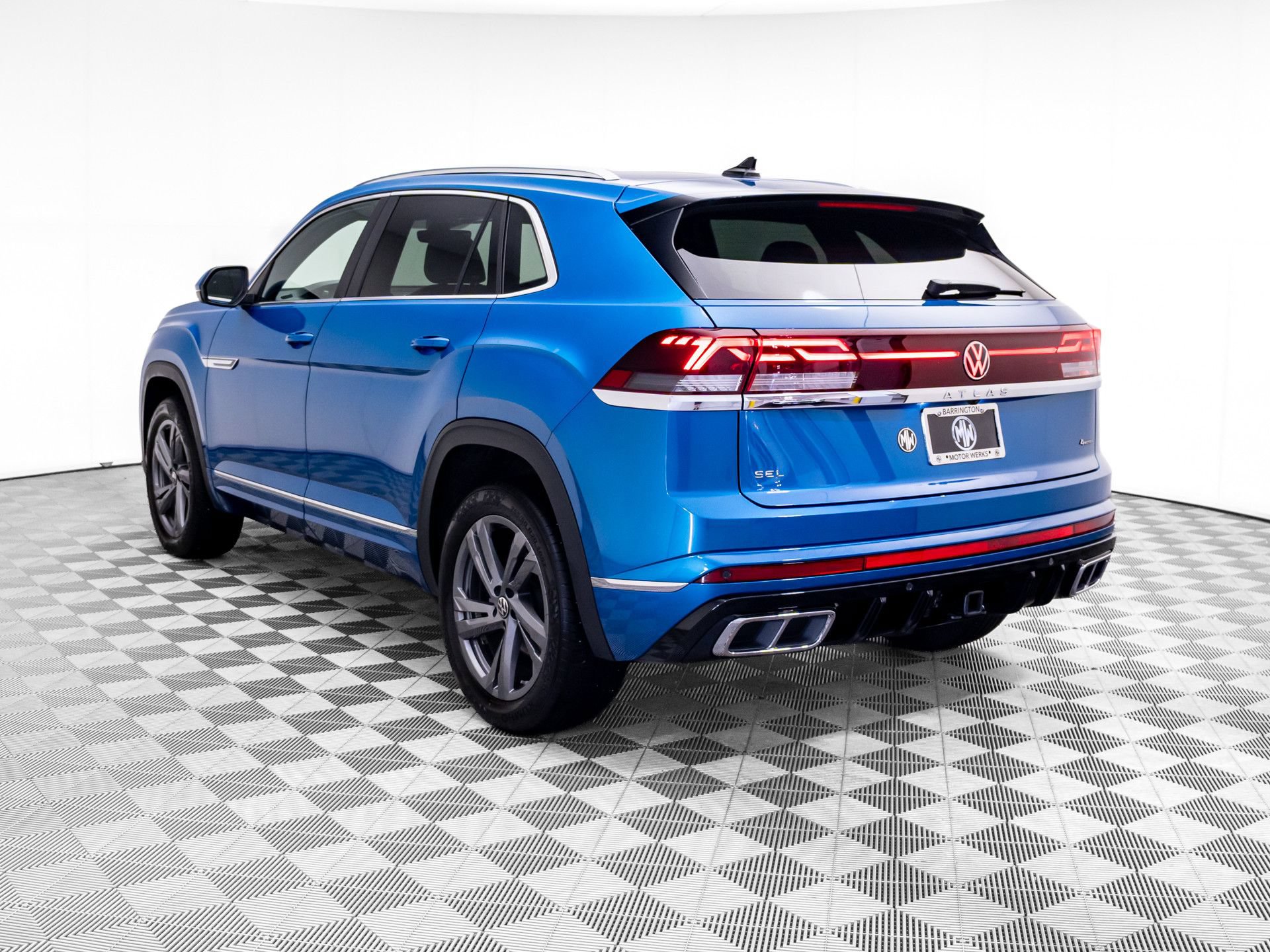 Used 2024 Volkswagen Atlas Cross Sport SEL R-Line AWD/4WD video 3