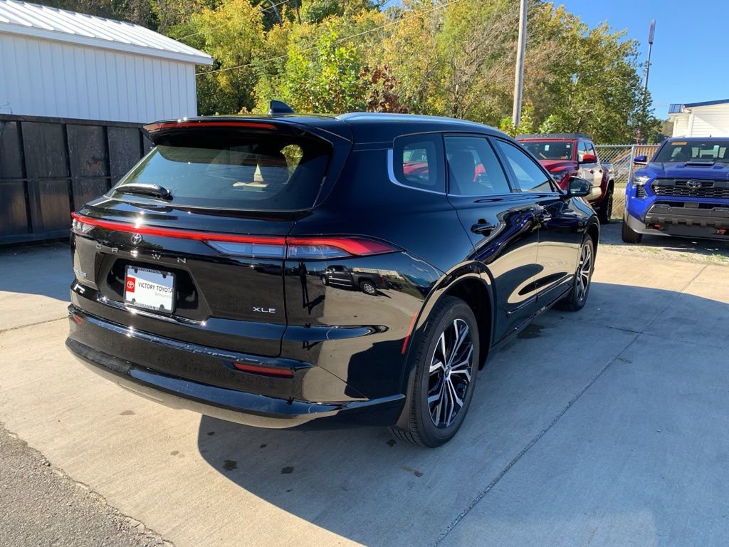 New 2025 Toyota Crown Signia image 3