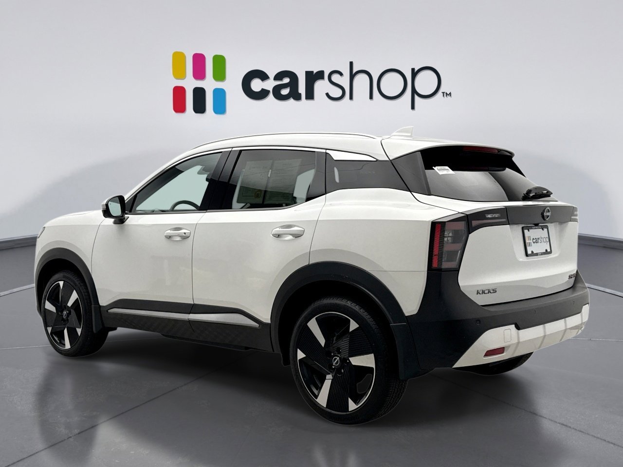 Used 2025 Nissan Kicks SR image 3