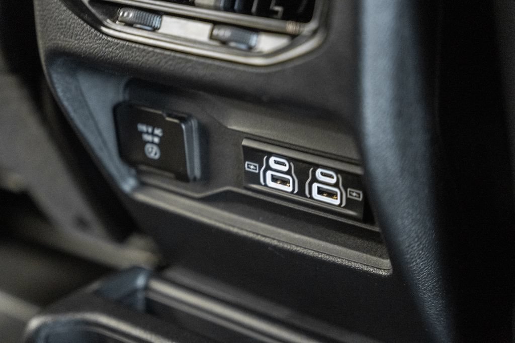 Used 2023 Jeep Grand Cherokee L Limited AWD/4WD image 34