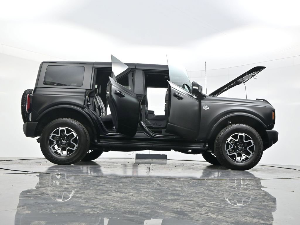 Used 2025 Ford Bronco Outer Banks w/ Matte Film Protection Package AWD/4WD image 58