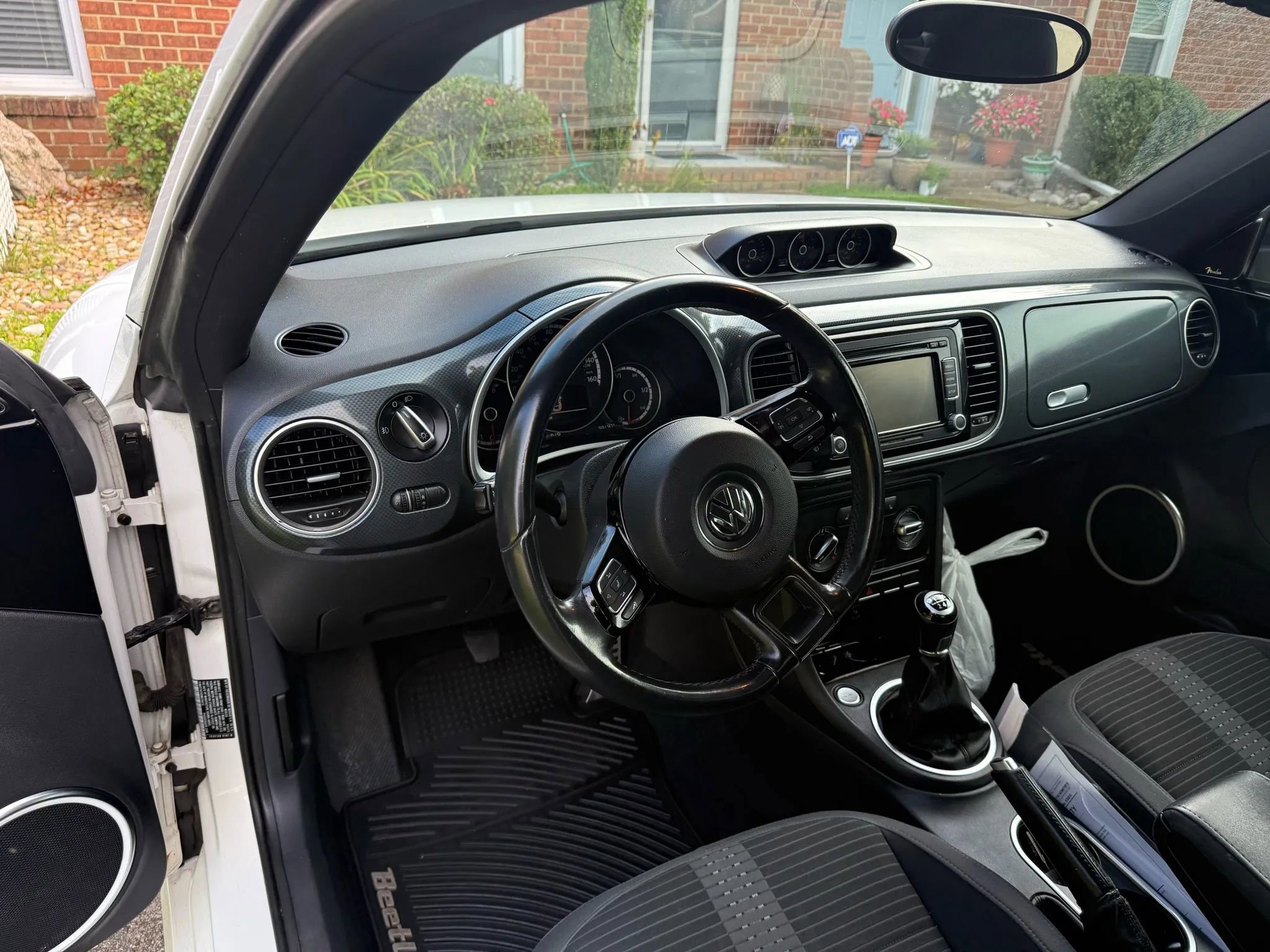 Used 2013 Volkswagen Beetle 2.0T image 13