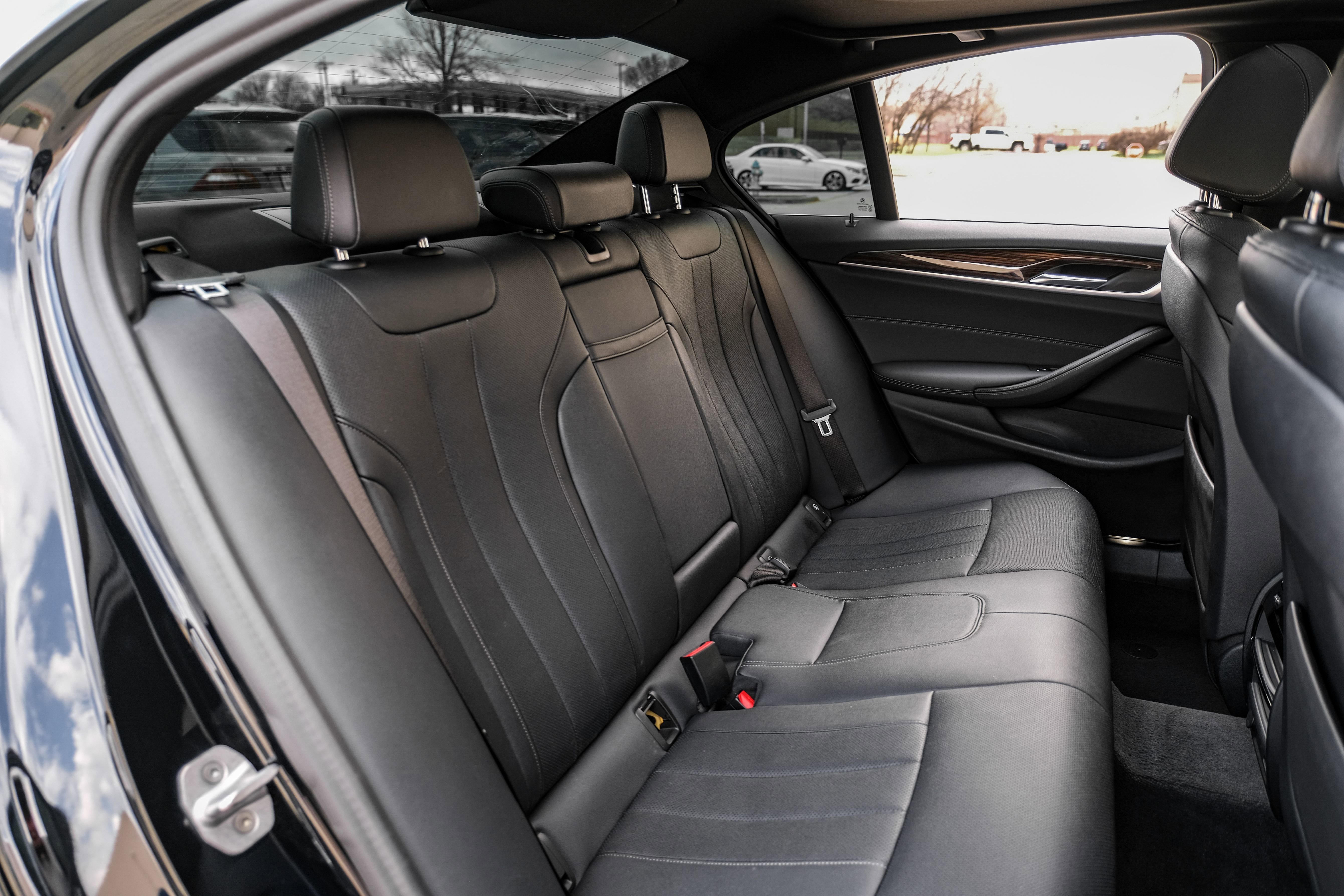 Used 2021 BMW 540i w/ Convenience Package image 35