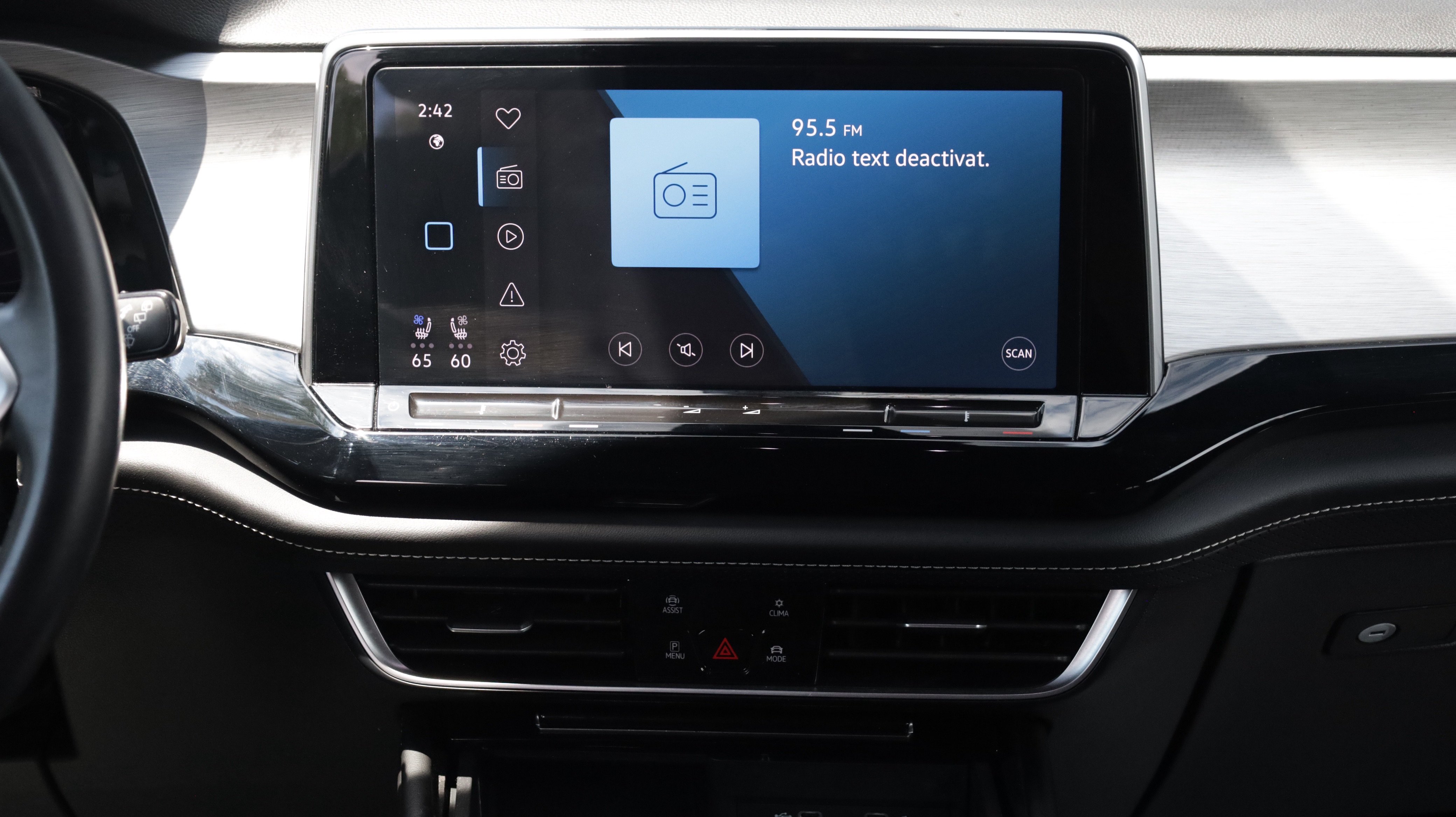 Used 2024 Volkswagen Atlas Cross Sport SE AWD/4WD image 8