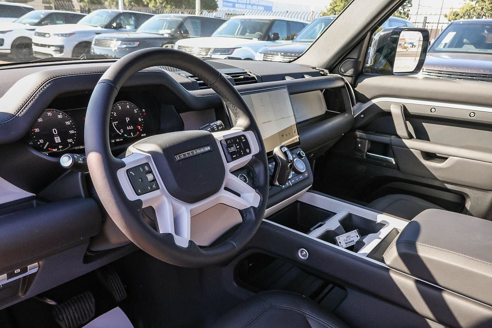 New 2026 Land Rover Defender 110 X-Dynamic SE AWD/4WD image 27