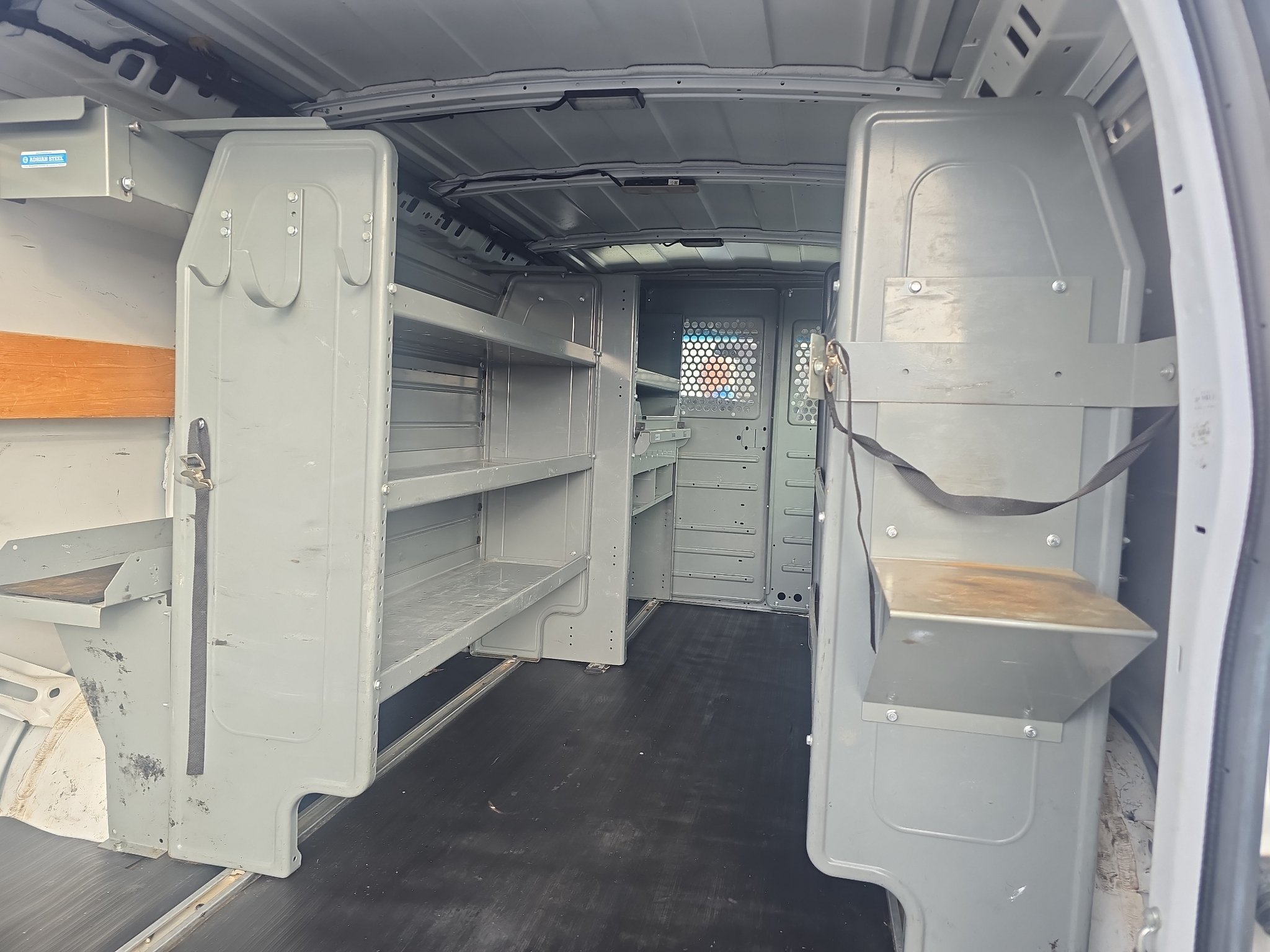 Used 2016 Chevrolet Express 2500 RWD image 33