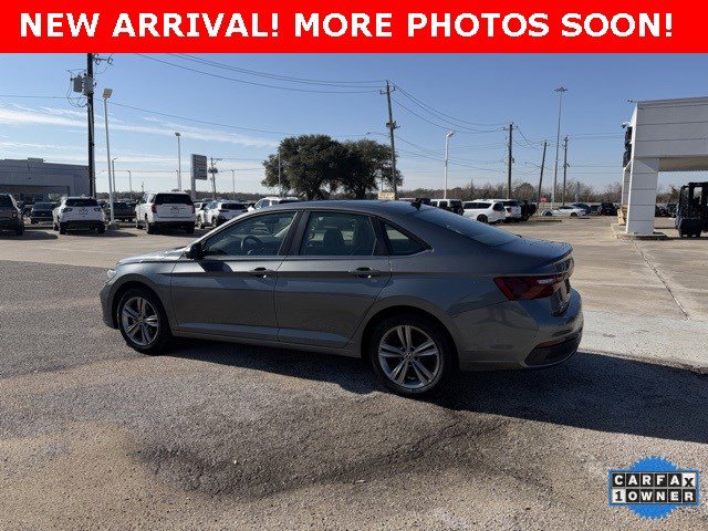 Used 2024 Volkswagen Jetta SE image 5