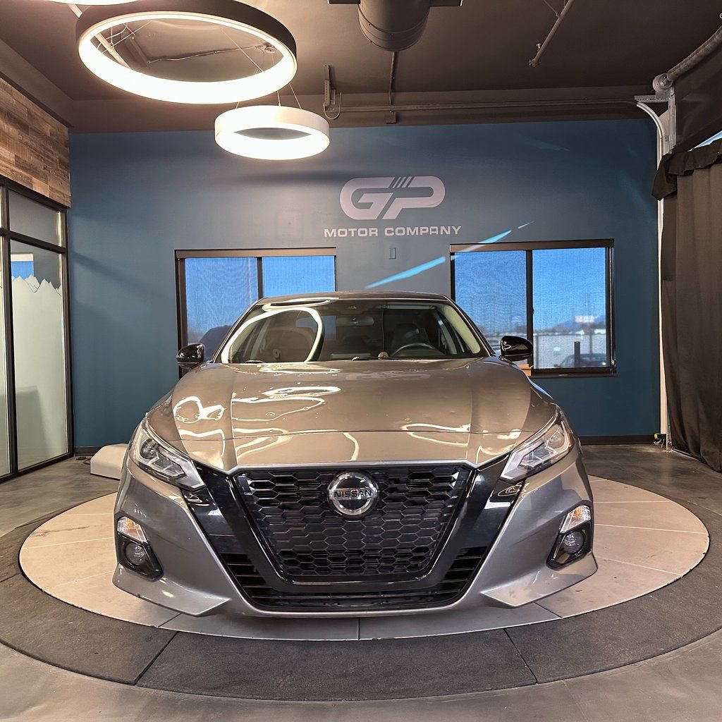 Used 2022 Nissan Altima 2.5 SR w/ Midnight Edition Package FWD image 8