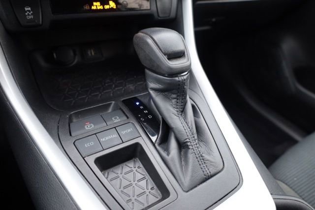 Used 2023 Toyota RAV4 LE image 29