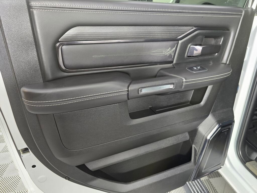 Used 2024 RAM 2500 Limited image 35