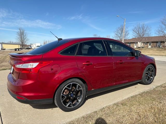 Used 2014 Ford Focus SE w/ Equipment Group 201A FWD image 4