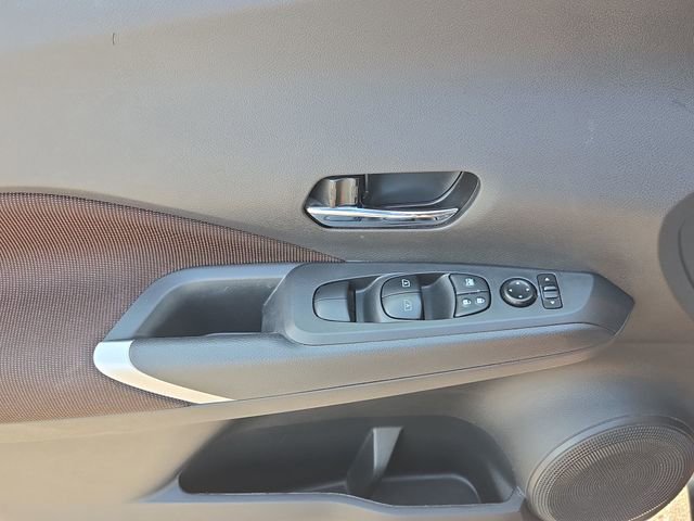 Certified 2022 Nissan Kicks SR FWD image 13