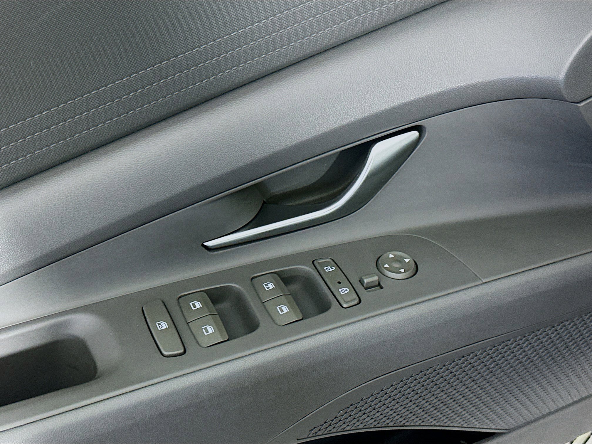 Used 2021 Hyundai Elantra SE image 15