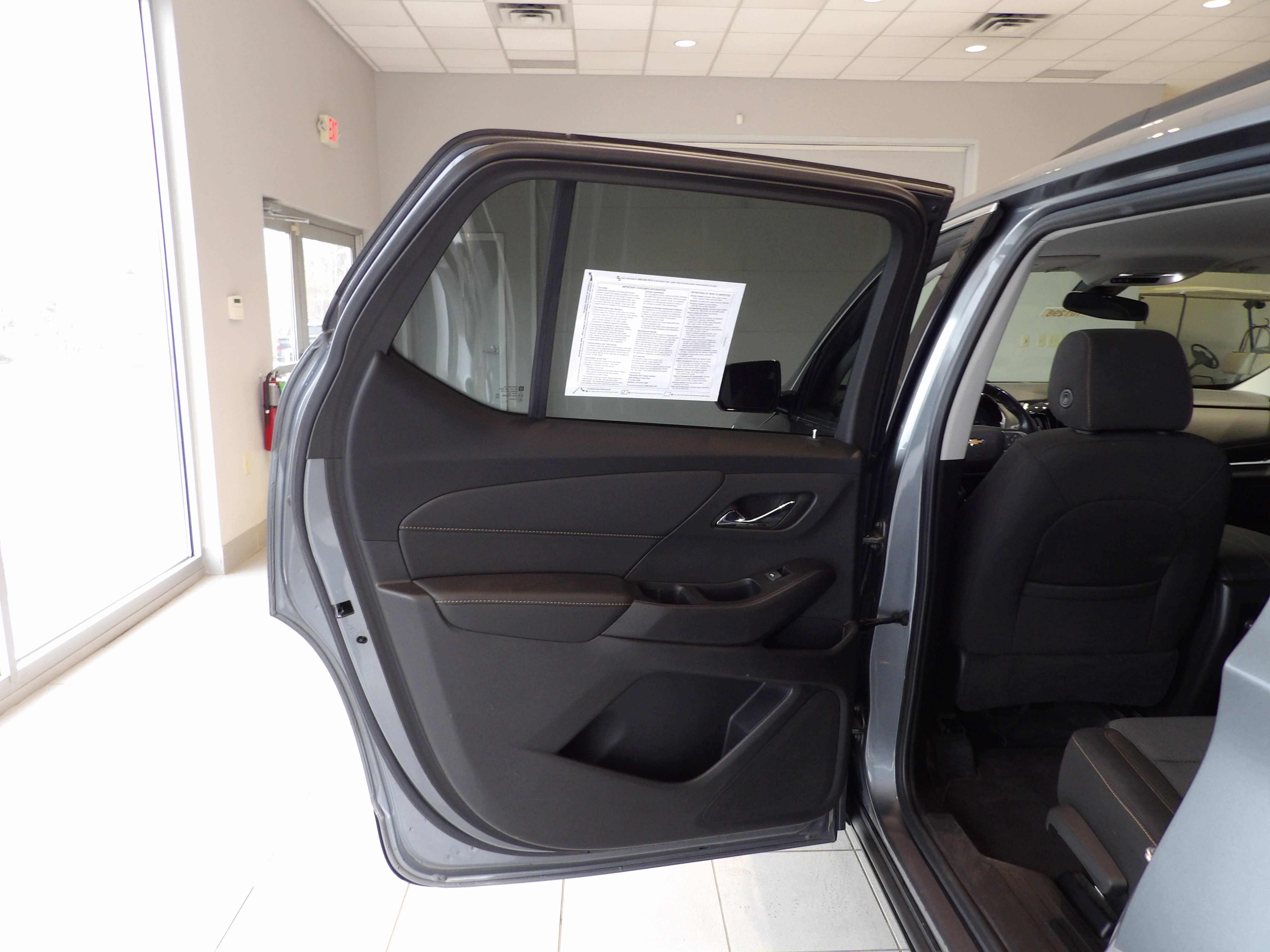 Used 2020 Chevrolet Traverse LT w/ Driver Confidence II Package image 18
