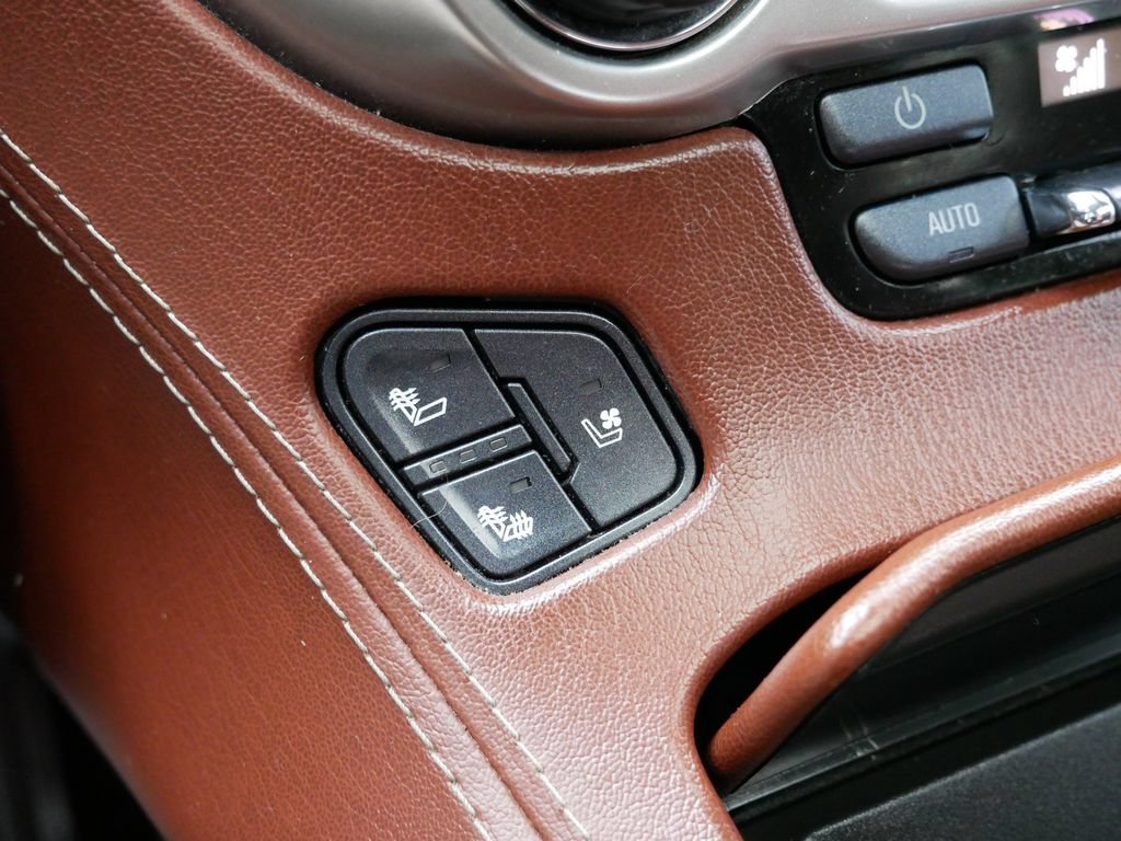 Used 2017 Chevrolet Suburban Premier AWD/4WD image 31