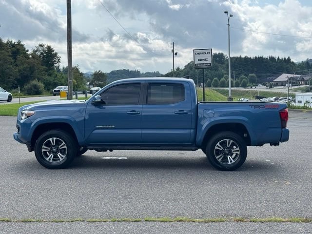Used 2019 Toyota Tacoma TRD Sport AWD/4WD image 4