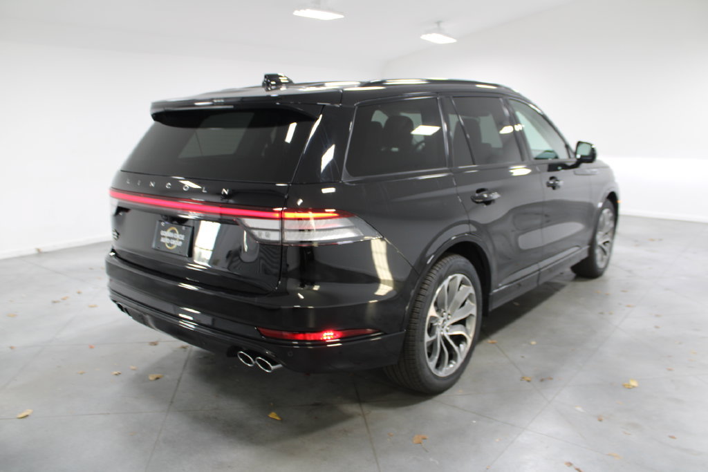 New 2026 Lincoln Aviator 2WD image 8