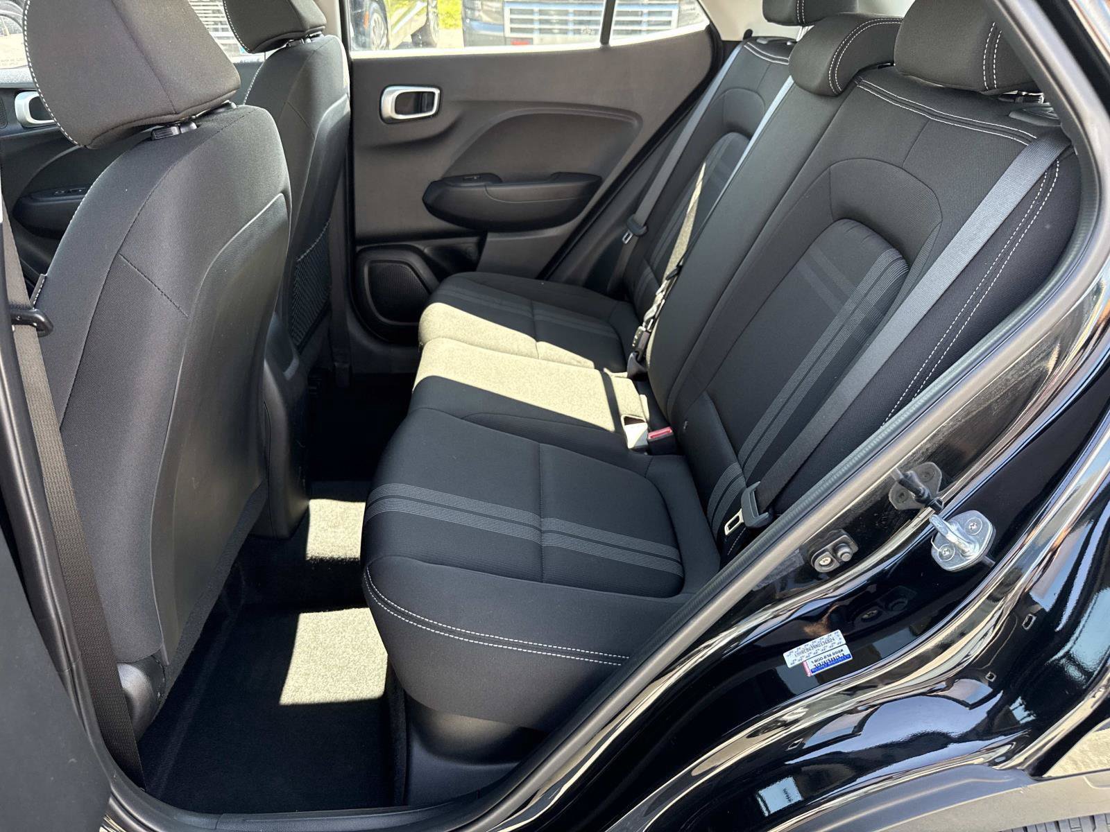 Certified 2022 Hyundai Venue SEL FWD image 22